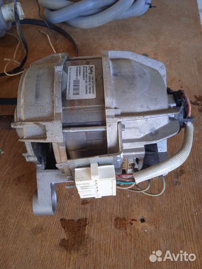Двигататель стиральной машины