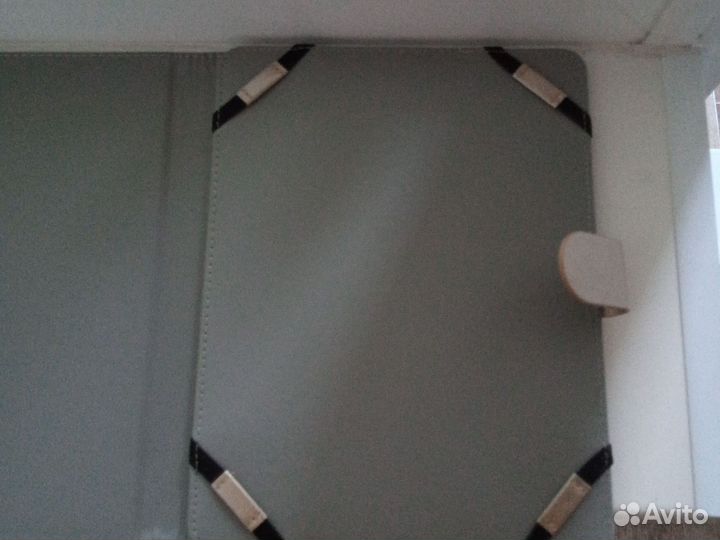 Универсальный чехол для планшета 10.1