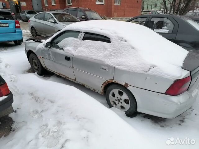 Opel Vectra 1.8 МТ, 1999, битый, 338 000 км