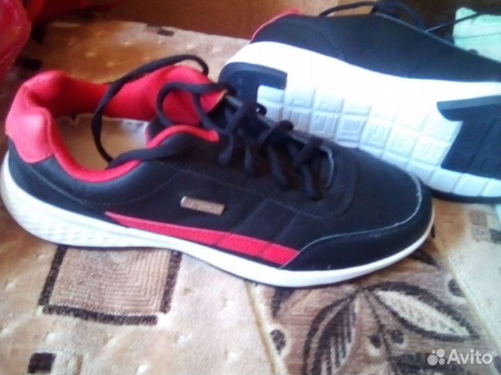 Кроссовки летние