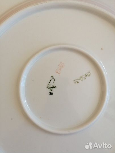 Тарелка большая с розами. Дулево