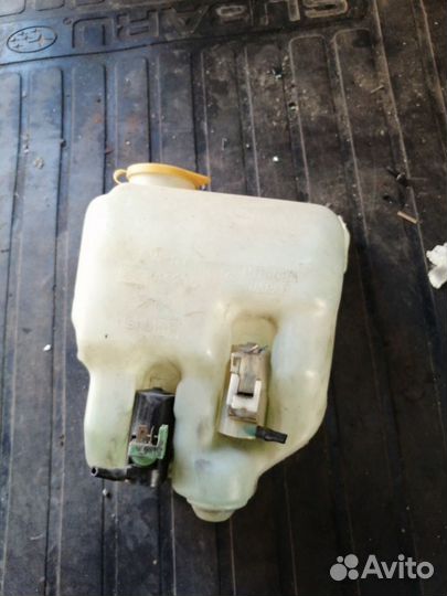 Бачок омывателя Subaru Impreza GG EJ205 2004