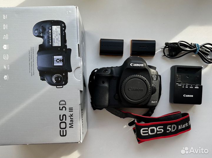 Зеркальный фотоаппарат Canon 5d mark 3