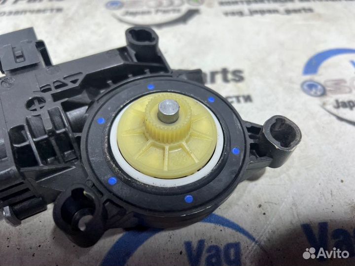 Мотор стеклоподъемника Volkswagen Polo RUS cfna