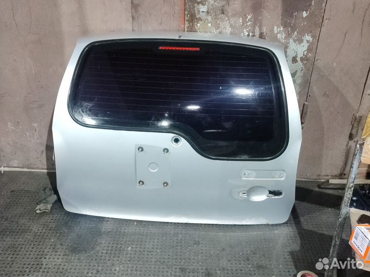Дверь багажника Шевроле нива