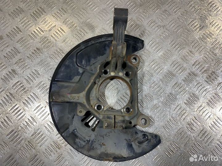 Кулак передний правый Subaru Outback BS