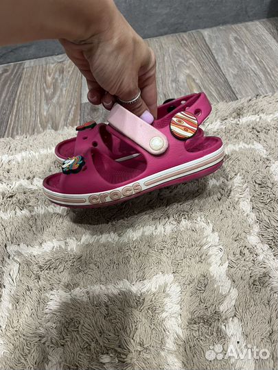 Босоножки crocs