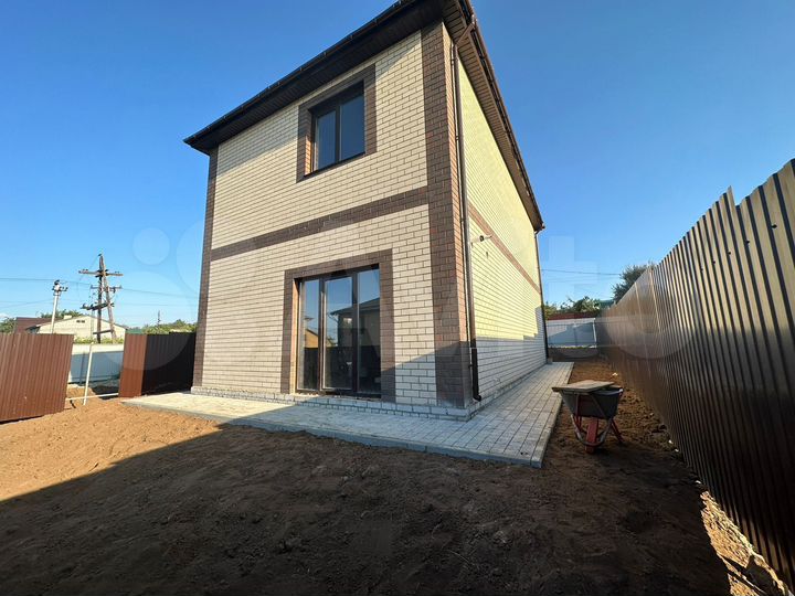 Коттедж 147 м² на участке 4 сот.