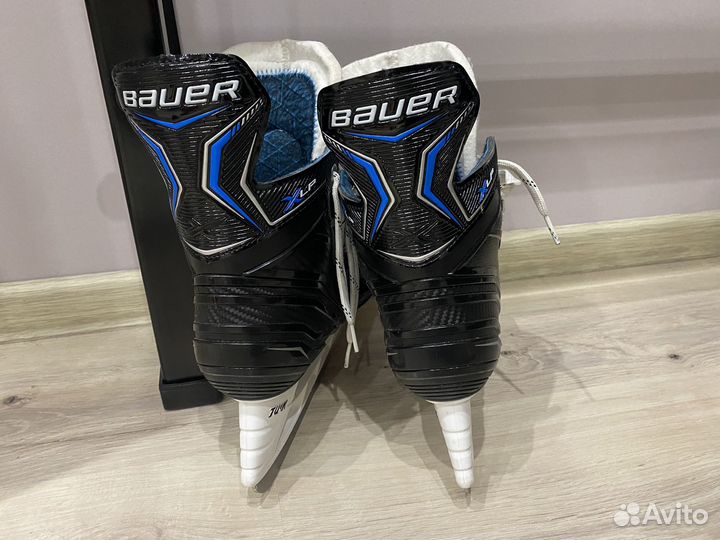 Хоккейные коньки bauer