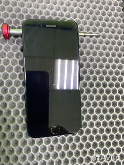 iPhone SE (2020), 128 ГБ