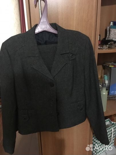 Продаю школьный костюм на девочку