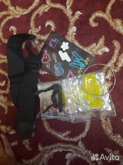 Акустическая гитара для подростка