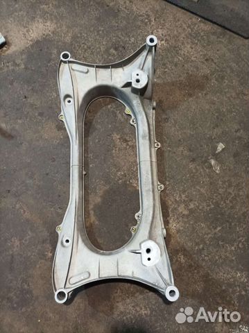 Передний подрамник Lexus IS250