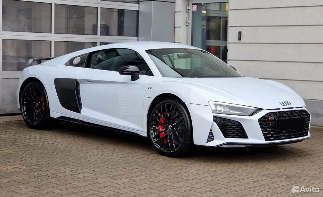 Audi R8 5.2 AMT, 2024, 600 км