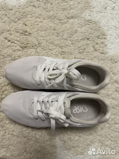 Кроссовки женские asics 36