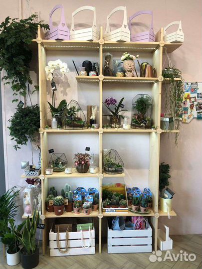 Деревянный стеллаж / этажерка