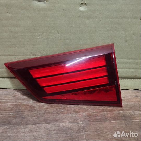 Фонарь задний внутренний правый Mitsubishi