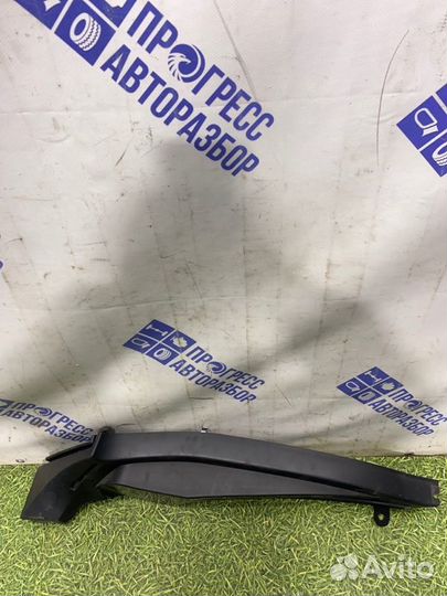 Обшивка стойки задняя левая Bmw 750I седан 4.8