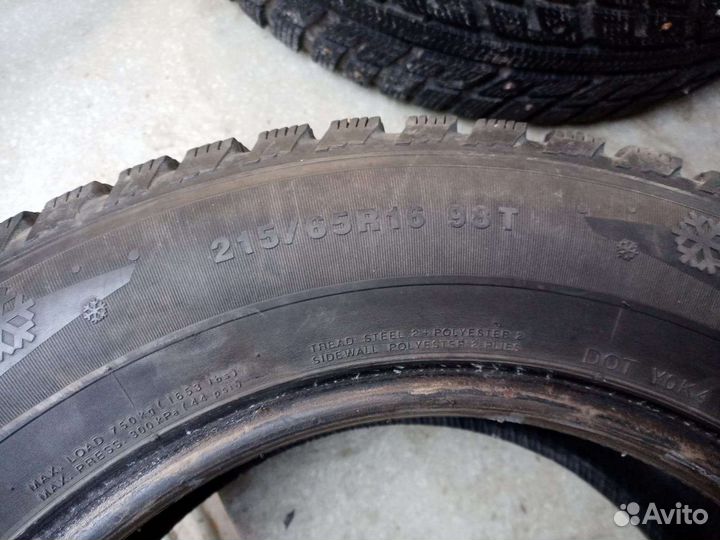 Kumho I'Zen KW22 215/65 R16