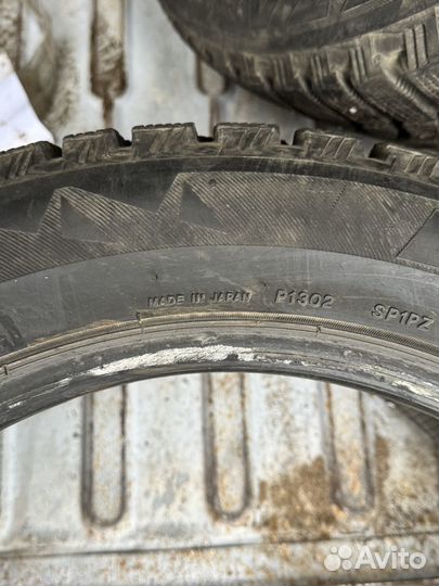 Bridgestone Blizzak Spike-01 215/55 R17 98T