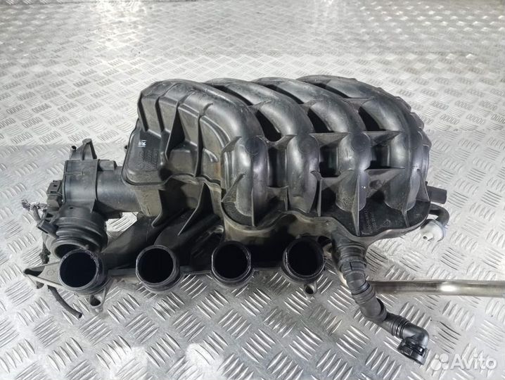 Впускной коллектор 06F133210K Volkswagen Passat 6