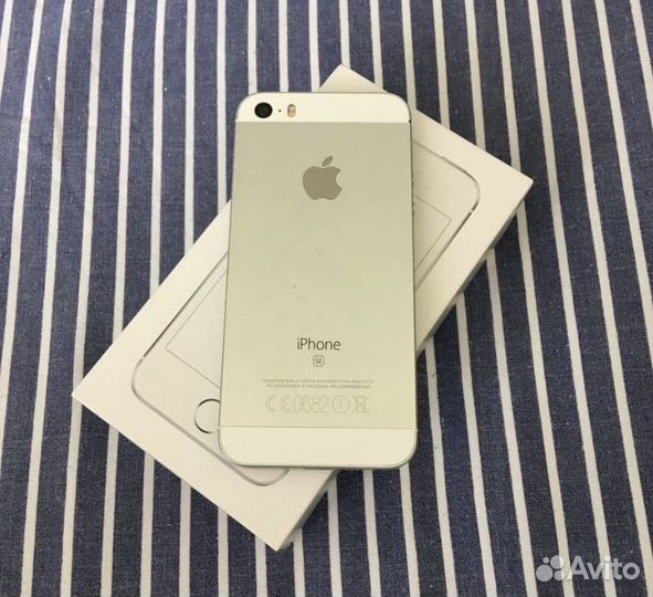 iPhone SE, 32 ГБ
