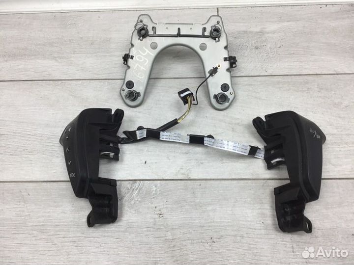 Кнопка управления магнитолой на руль Toyota