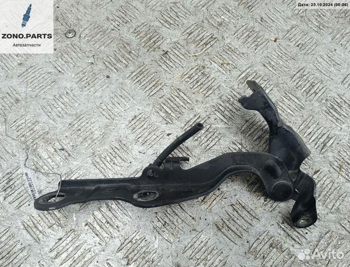Петля капота левая 96932077 на Chevrolet Cruze
