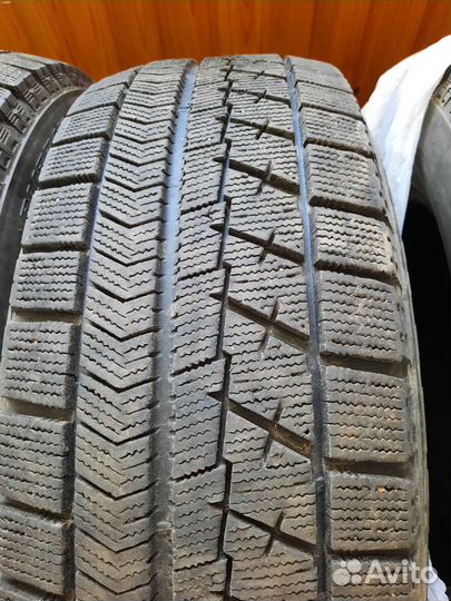 Bridgestone Blizzak VRX 215/65 R16