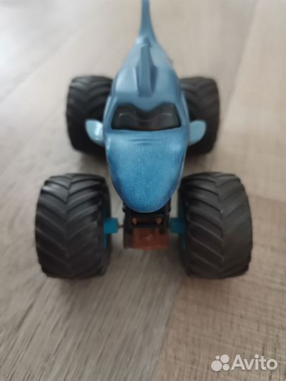 Monster jam megalodon 1:64