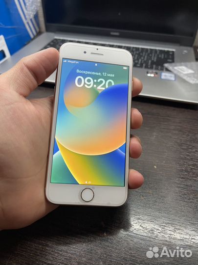 iPhone 8, 64 ГБ
