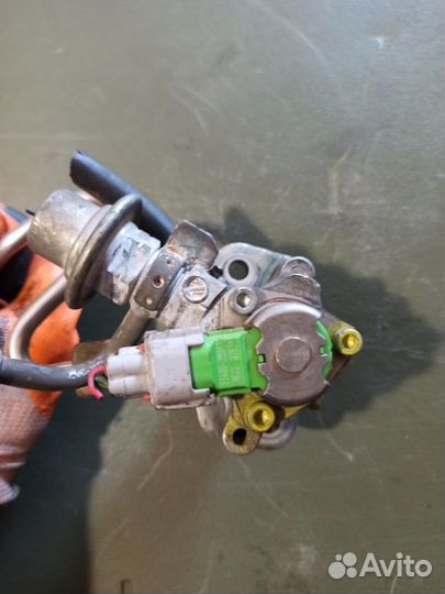 Топливный насос Toyota Avensis 1azfse