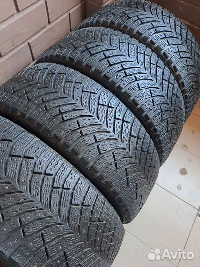 Michelin X-Ice North 4 SUV 235/55 R17
