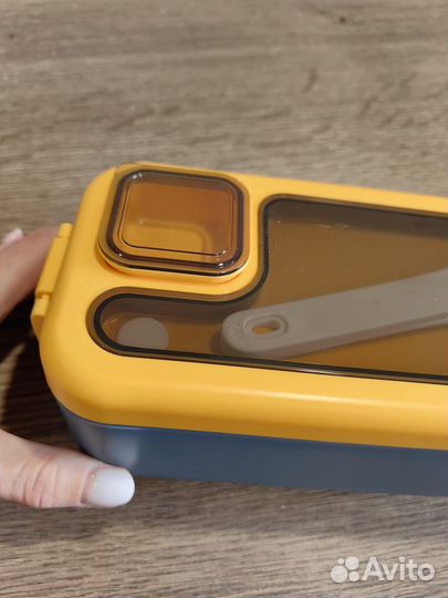 Ланч-бокс с приборами