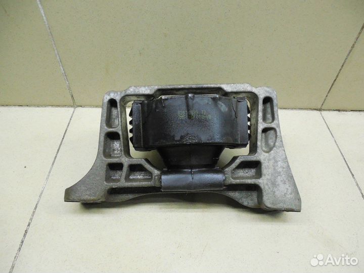 Опора двигателя правая Kuga 2008-2012