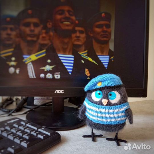Вязаная игрушка Сова Десантник
