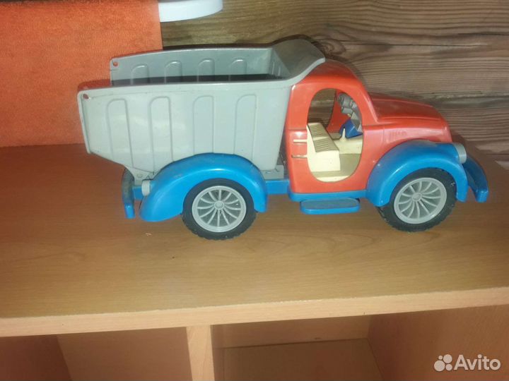 Грузовик самосвал germany