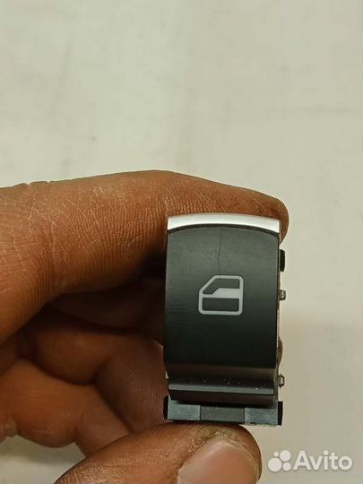 Кнопка стеклоподъемника Volkswagen Touareg 7P5