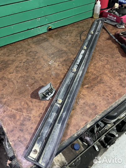 Молдинг двери Mitsubishi Diamante F31