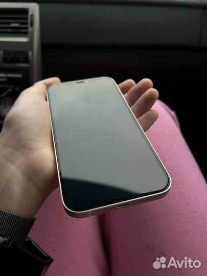 iPhone 12, 64 ГБ