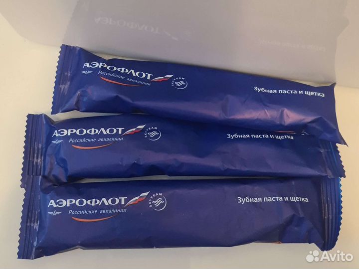 Зубная щетка и зубная паста Аэрофлот