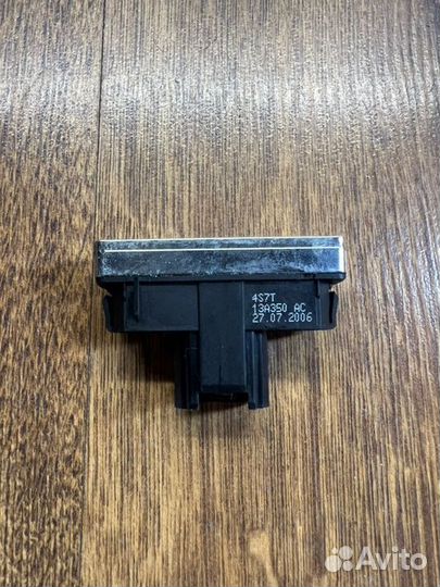 Кнопка аварийной сигнализации Ford Mondeo III 2