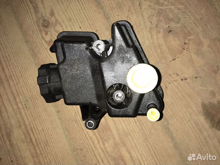 Бочек гура Мерседес гл 164 273 мотор