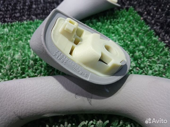 Ручка стойки передней Lexus LX570