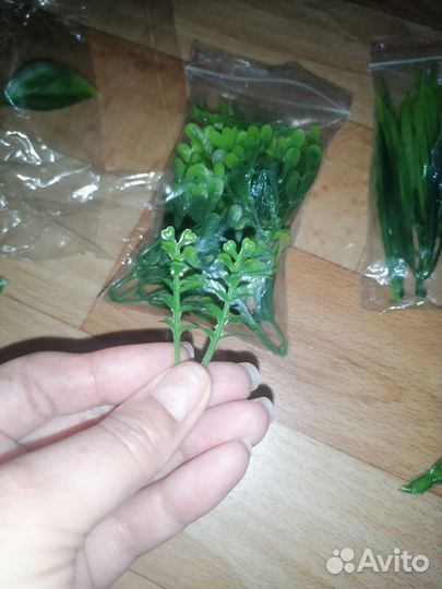 Искусственная зелень для букетов