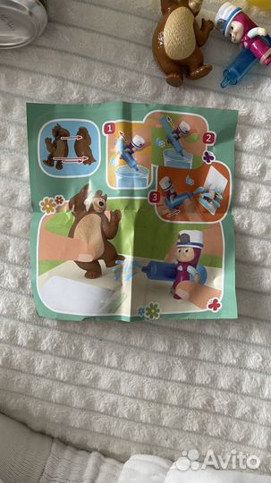 Игрушка из яйца Kinder Maxi (Маша и медведь)
