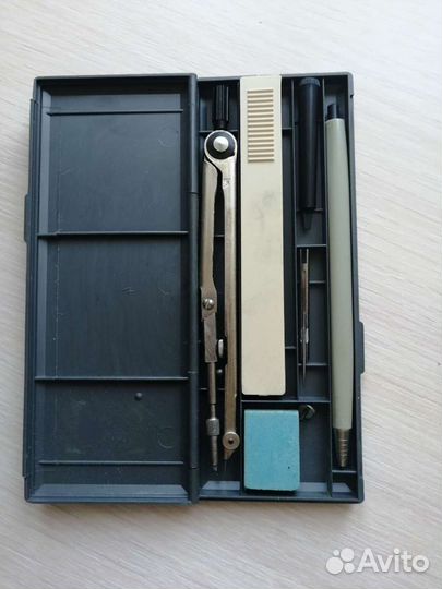 Набор для черчения с циркулем