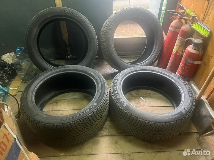 Michelin Alpin A5 255/40 R21 и 285/35 R21 200T