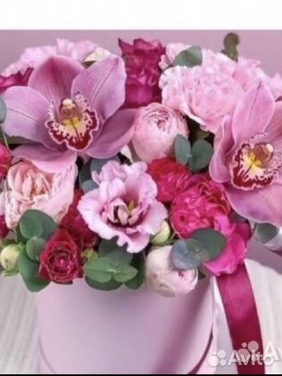 Флорист, продавец цветов день, ночь