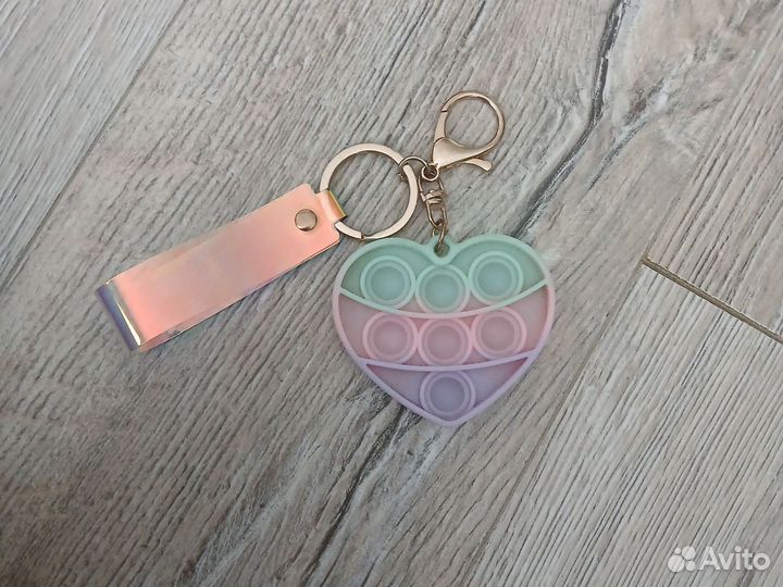 Брелок попит